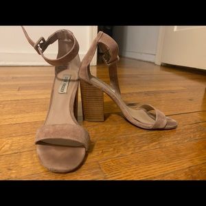 Size 6.5 Steve Madden heel